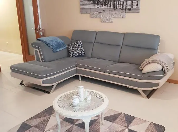 Superbe Proche De La דירה נאזרה