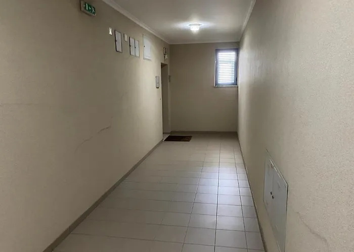 Superbe Proche De La *